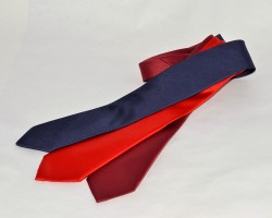 Cravatte di produzione artigianale in seta tinta unita